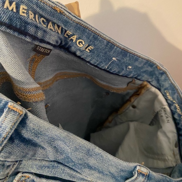 American Eagle Outfitters High Rise Blue Jeans curvy mom jean - Picture 4 of 8